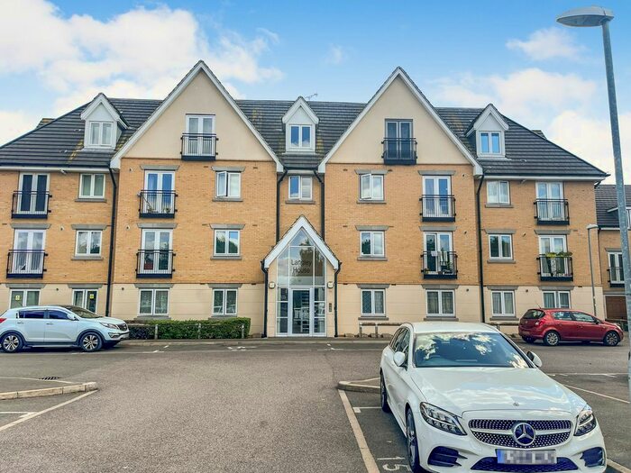 2 Bedroom Flat To Rent In Langley House, Beavers Lane, TW4