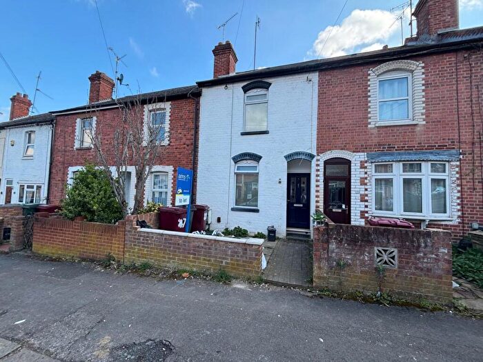 2 Bedroom Terraced House To Rent In Shaftesbury Road, Reading, RG30