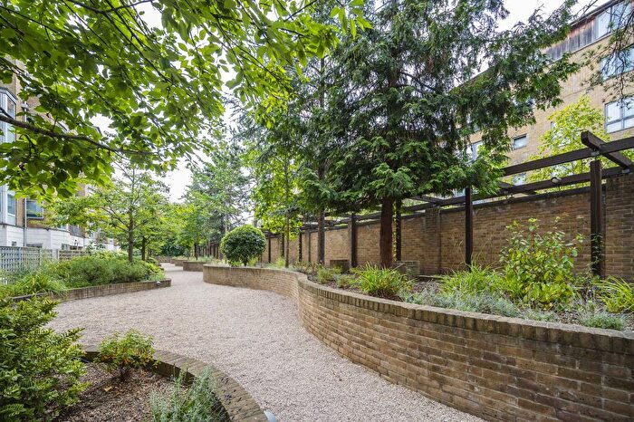 1 Bedroom Flat To Rent In Beech Court, Elmfield Way, Maida Vale, London, W9