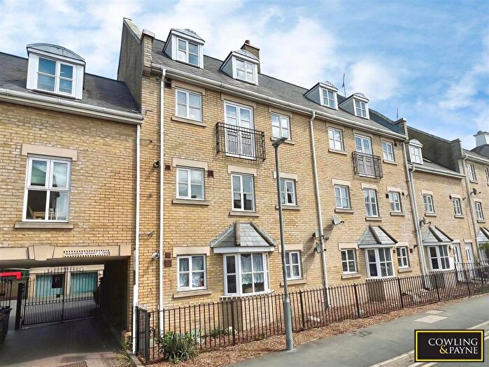 2 Bedroom Apartment To Rent In New Writtle Street, Chelmsford, CM2