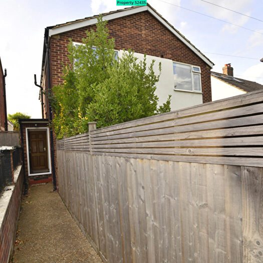 2 Bedroom Maisonette For Sale In Alexandra Road, London, N10