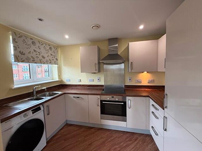 2 Bedroom Apartment To Rent In Viridian Square, Aylesbury, HP21