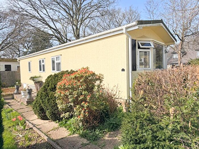 1 Bedroom Mobile Home For Sale In Northampton Lane, Blackfield, Southampton, Hampshire, SO45