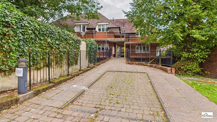 1 Bedroom Property For Sale In High Street, Ongar, CM5