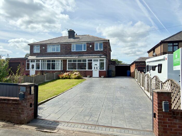3 Bedroom Semi-Detached House For Sale In Westhoughton Road, Adlington, Lancashire, PR7