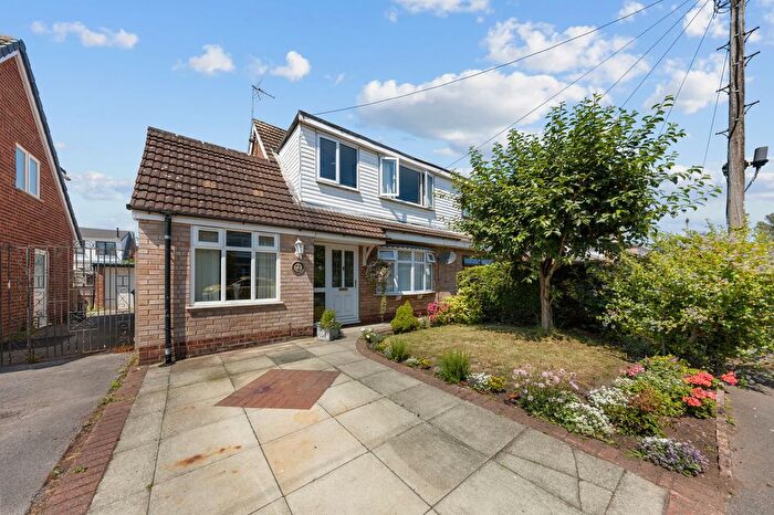 3 Bedroom Semi Detached House For Sale In Linden Close, Woolston, WA1