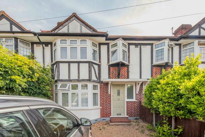 3 Bedroom Property To Rent In Aragon Road, Kingston Upon Thames, KT2