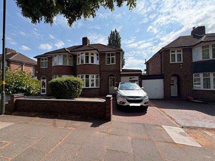 4 Bedroom Semi-Detached House For Sale In Heath Way, Shard End, Birmingham, West Midlands, B34
