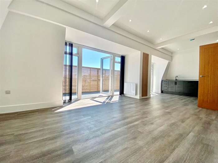 2 Bedroom Apartment To Rent In Montague Street, Worthing, BN11