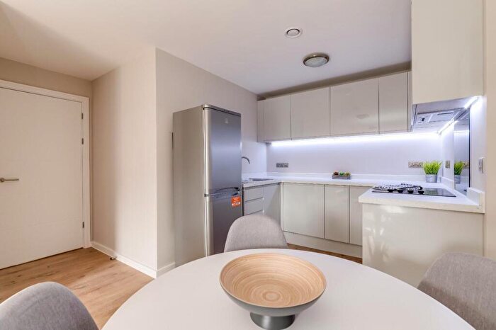 2 Bedroom Flat To Rent In Jesse Hartley Way, Liverpool, L3