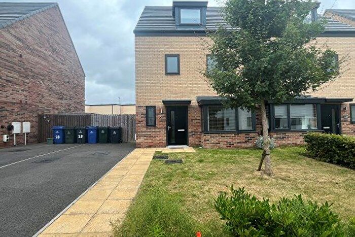 4 Bedroom Semi-Detached House To Rent In Chester Drive, Doncaster, DN4