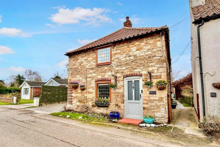 2 Bedroom Property For Sale In West Street, Barkston, Grantham, NG32