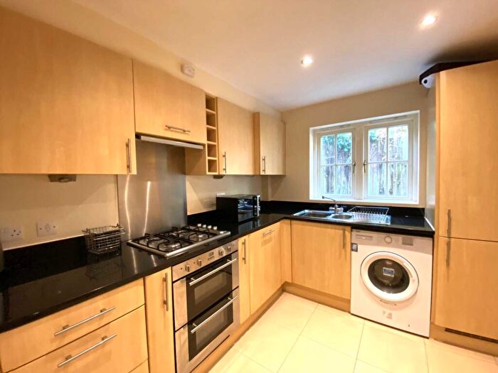 4 Bedroom Town House To Rent In Flagstaff Court, Canterbury, CT1