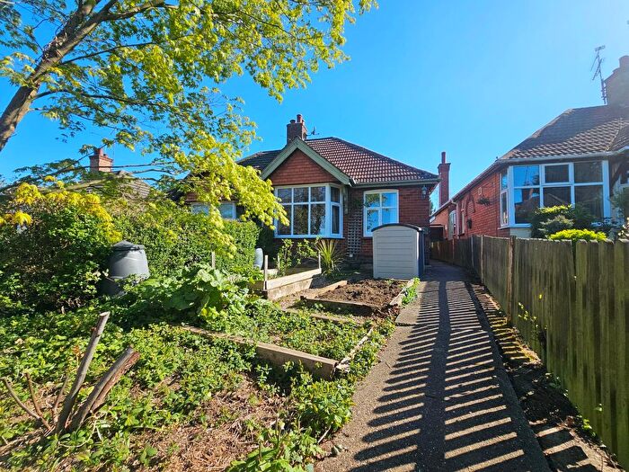 3 Bedroom Semi Detached Bungalow For Sale In Masefield Way, Kingsley, NN2