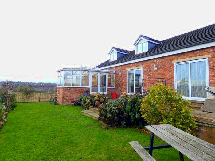 Houses for sale & to rent in BD19 4BW, Drub Lane, Cleckheaton Cleckheaton