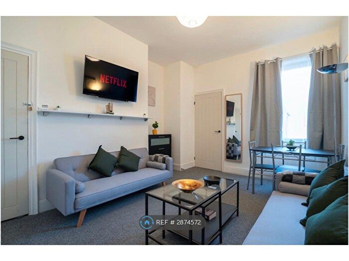 3 Bedroom Flat To Rent In Inskip Terrace, Gateshead, NE8