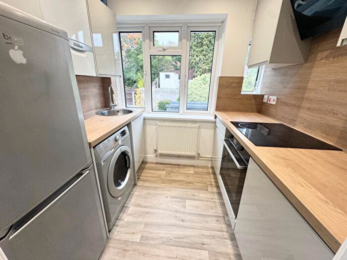 2 Bedroom Flat To Rent In Wharfdale Road, Poole, BH12