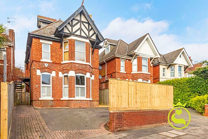 2 Bedroom Maisonette For Sale In Bournemouth Road, Poole, BH14