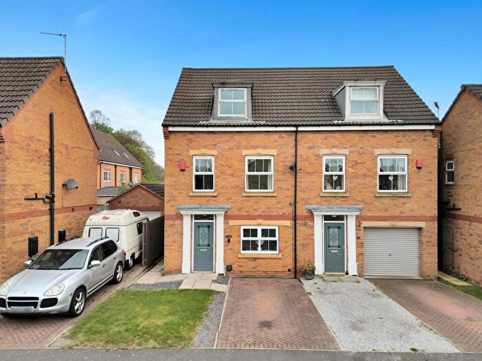 4 Bedroom Semi Detached House For Sale In Nunnington Way, Kirk Sandall, DN3