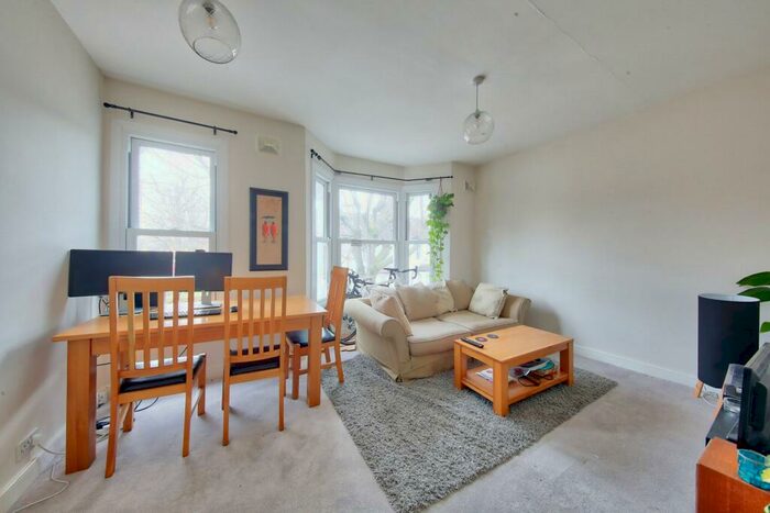2 Bedroom Flat To Rent In Eversleigh Road, Battersea, SW11