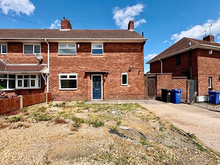 3 Bedroom Semi-detached House To Rent In Newland Grove, Dudley, DY2
