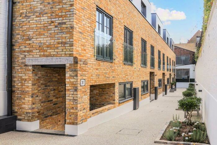 3 Bedroom Semi-Detached House To Rent In Derwent Walk, Victoria Park, E9