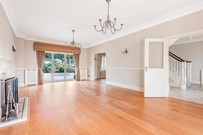 5 Bedroom Detached House To Rent In Highbourne Park, Lenham, Maidstone, ME17