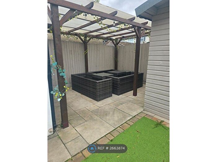 5 Bedroom Semi Detached House To Rent In Trent Avenue, Upminster, RM14