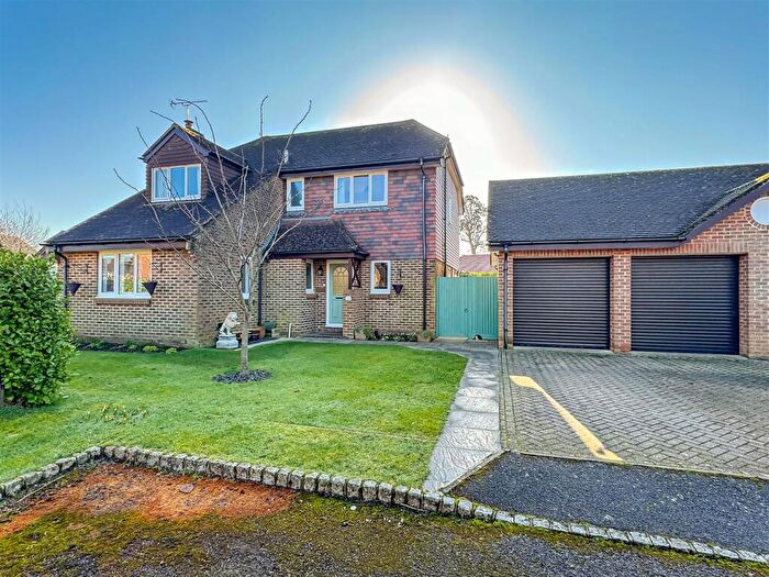 4 Bedroom Detached House For Sale In St. Marys Meadow, Yapton, Arundel, BN18