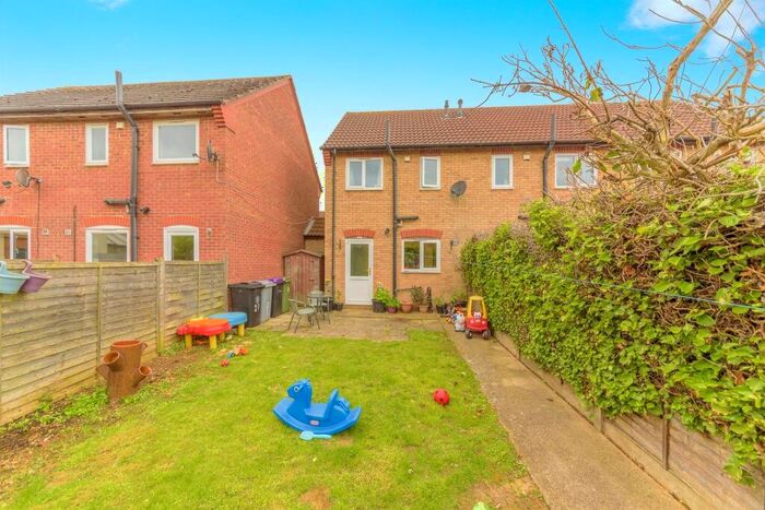2 Bedroom Terraced House For Sale In Blackthorn, Stamford, PE9