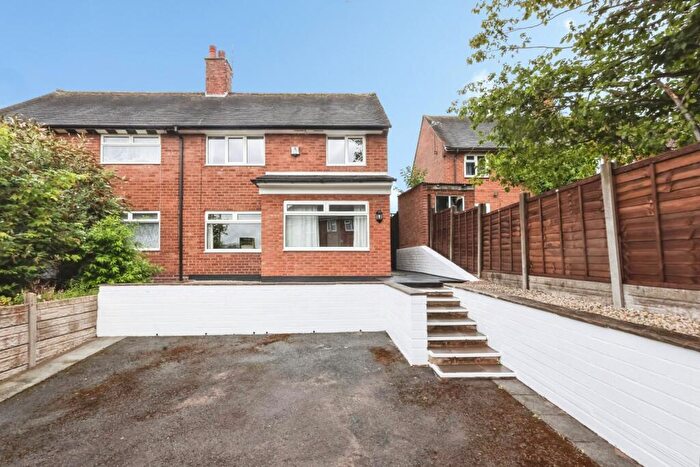 3 Bedroom End Of Terrace House For Sale In Bridgeburn Road, Birmingham, West Midlands, B31