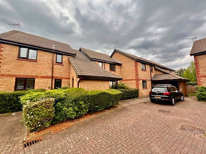 1 Bedroom Flat To Rent In Monmouth Grove, Brentford, TW8