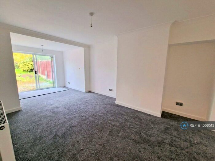 3 Bedroom Semi-Detached House To Rent In Tyburn Road, Birmingham, B24