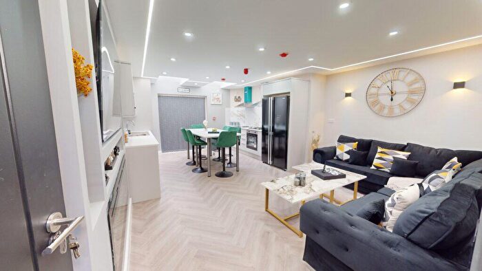 6 Bedroom House To Rent In Tiverton Road, Selly Oak, Birmingham, B29