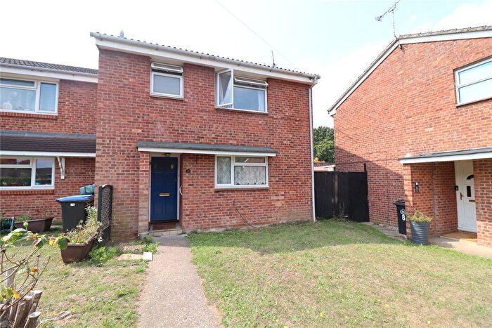 3 Bedroom End Terrace House For Sale In Goldsworth Park, Woking, Surrey, GU21