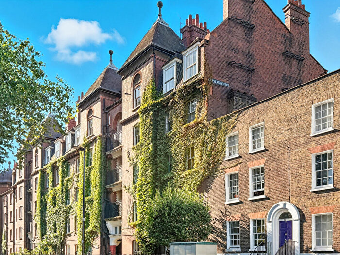 1 Bedroom Flat For Sale In Dunstan Houses, Stepney Green, E1