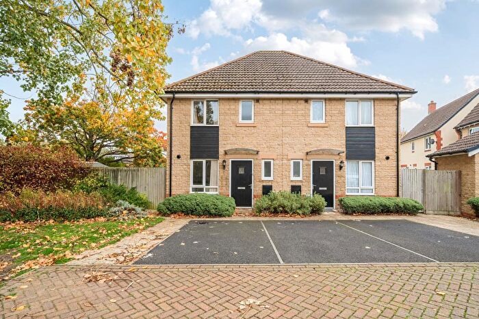 3 Bedroom Semi-Detached House For Sale In Hazel Gardens, Didcot, OX11
