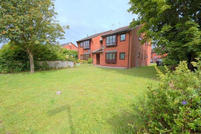 1 Bedroom Flat To Rent In Queens Park Gardens, Crewe CW2