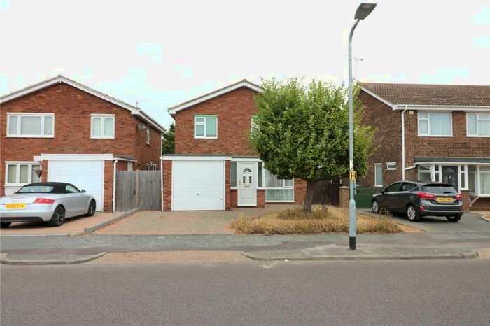 3 Bedroom Detached House To Rent In Raphael Drive, Shoeburyness, Essex, SS3