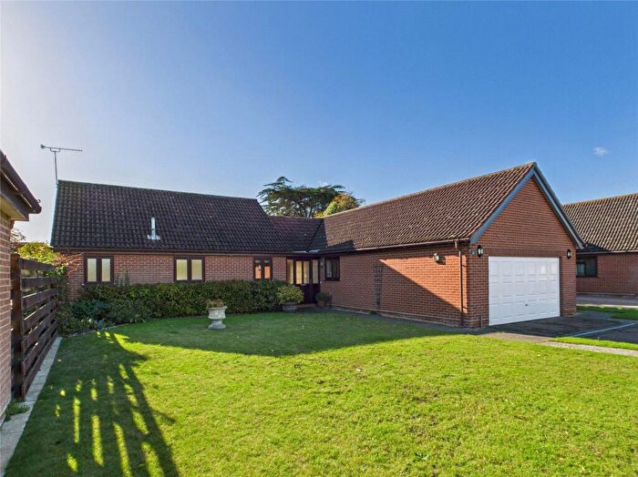 3 Bedroom Bungalow For Sale In Brinkley Way, Felixstowe, Suffolk, IP11