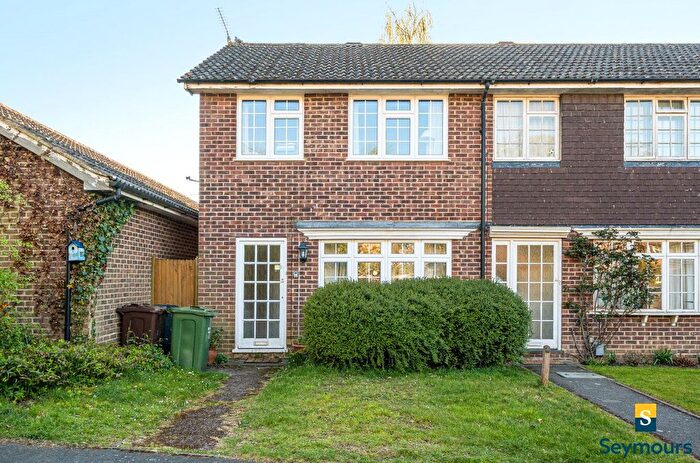 3 Bedroom End Of Terrace House For Sale In Guildford, Surrey, GU4