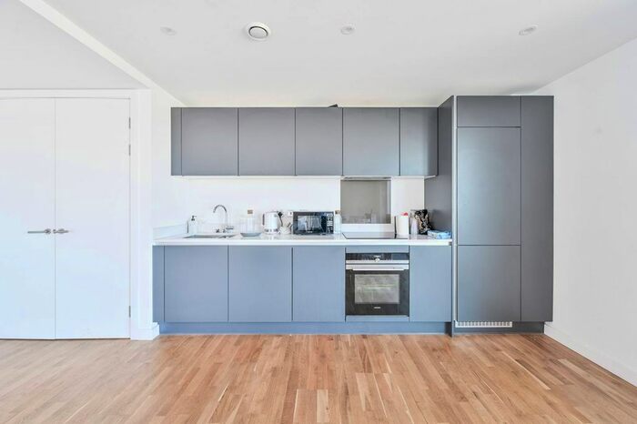 1 Bedroom Flat To Rent In Hawthorne Crescent, Greenwich, London, SE10