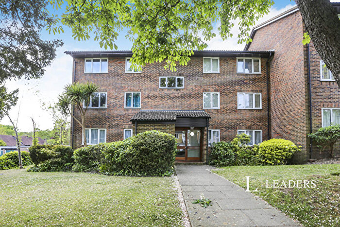 2 Bedroom Apartment To Rent In Stamford Drive, BR2