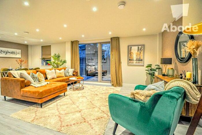 1 Bedroom Flat To Rent In The Metalworks, Petersfield Avenue, Slough, Berkshire SL2