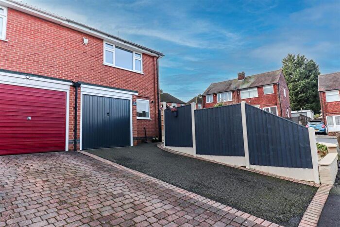 3 Bedroom Semi Detached House For Sale In Kirby Close, Newthorpe, Nottingham, NG16