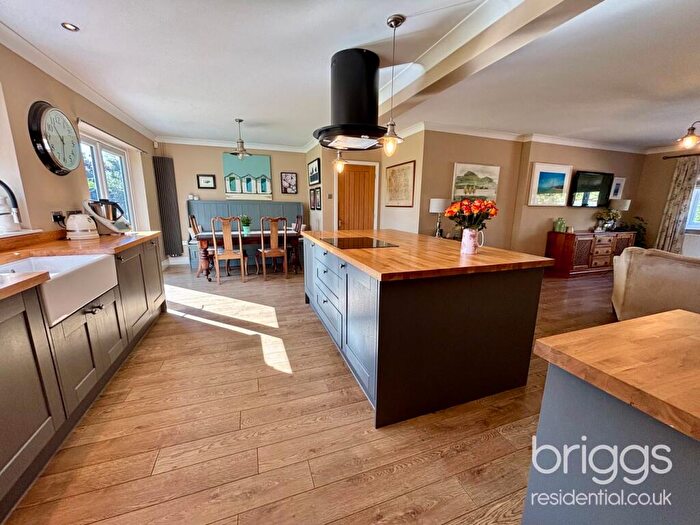 4 Bedroom Detached House For Sale In King Street, West Deeping, Market Deeping, PE6