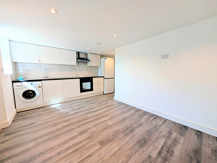 1 Bedroom Flat To Rent In Exeter Road, Southgate, N14