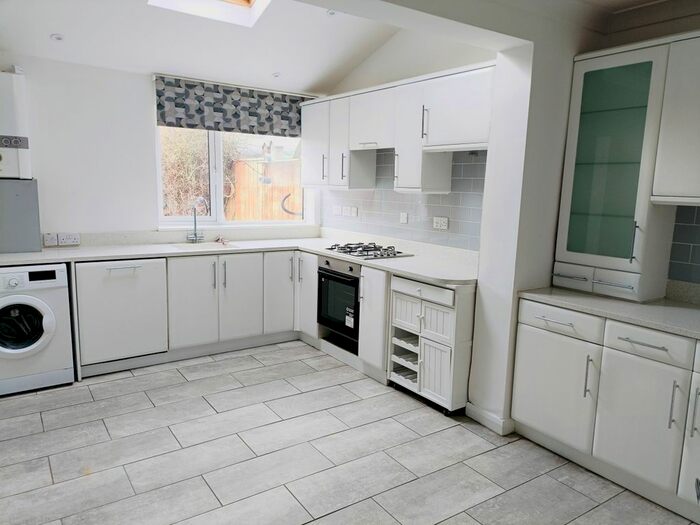 2 Bedroom Terraced House To Rent In Roslyn Road, Hull, HU3