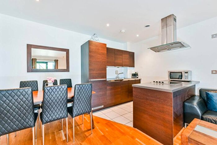 2 Bedroom Flat To Rent In Oval Road, Camden, London, NW1