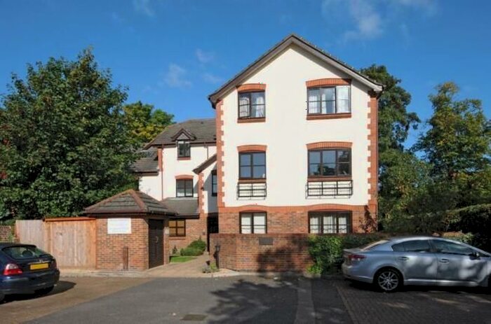 1 Bedroom Flat To Rent In St Saviours Place, Leas Road, Guildford, GU1